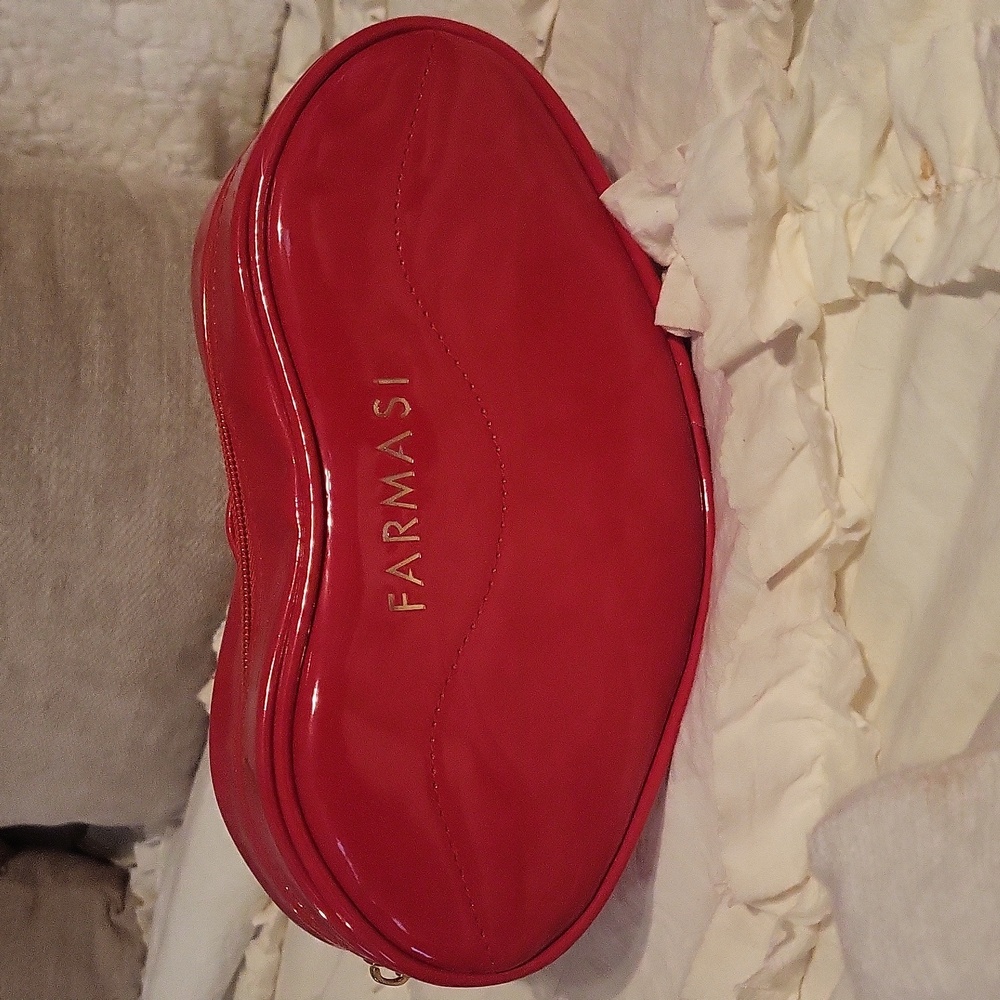 Chic Red Patent Lips Cosmetic ❤️ Makeup 🩷 Lipstick Bag By Farmasi NWOT